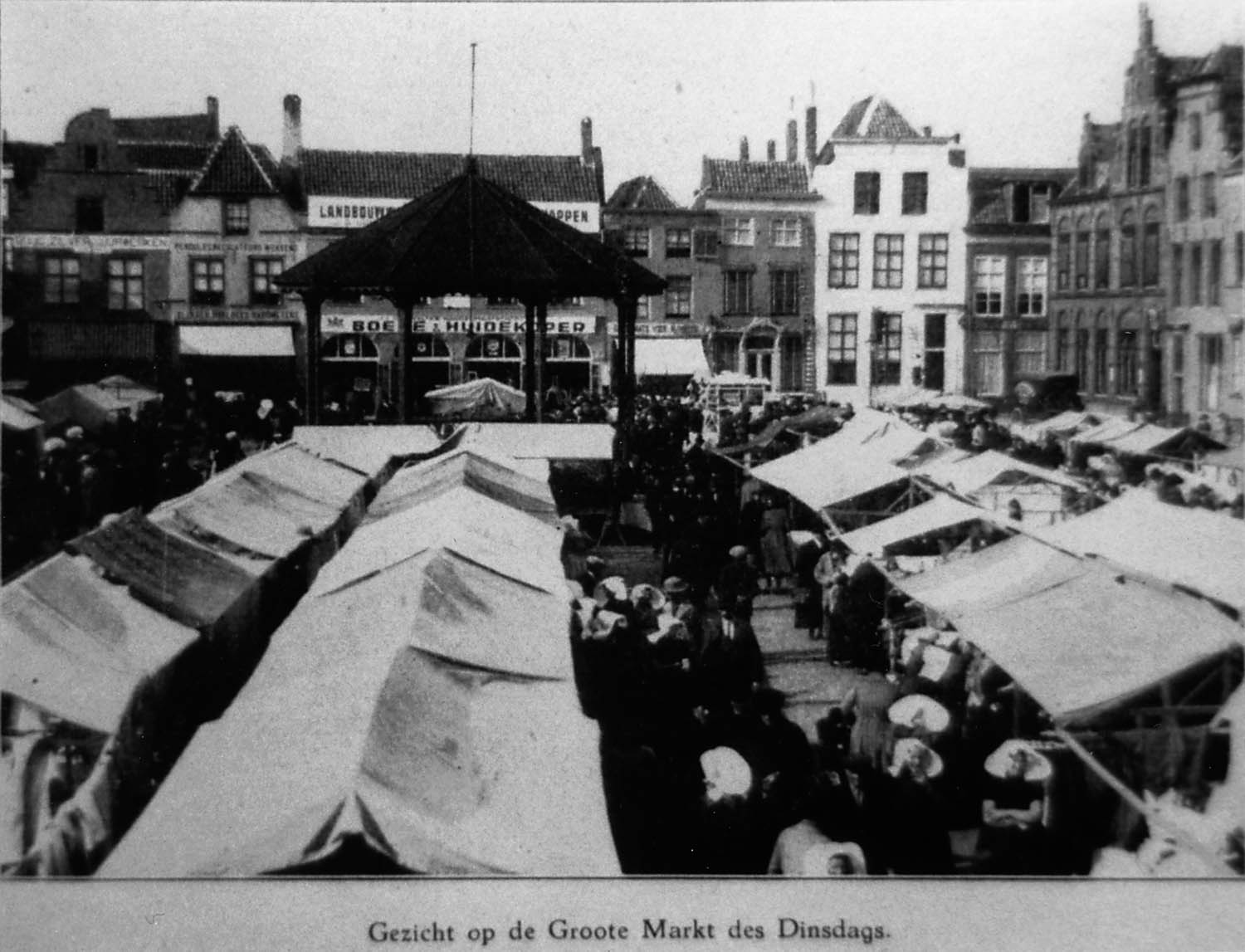 Weekmarkt op de Grote Markt,  ca. 1920.