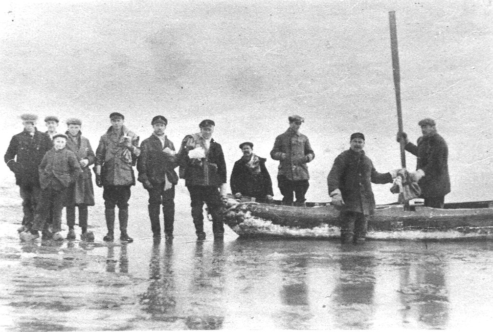 In strenge winters, zoals die van 1929, moest de post op primitieve wijze per roeiboot over de Zandkreek worden vervoerd.