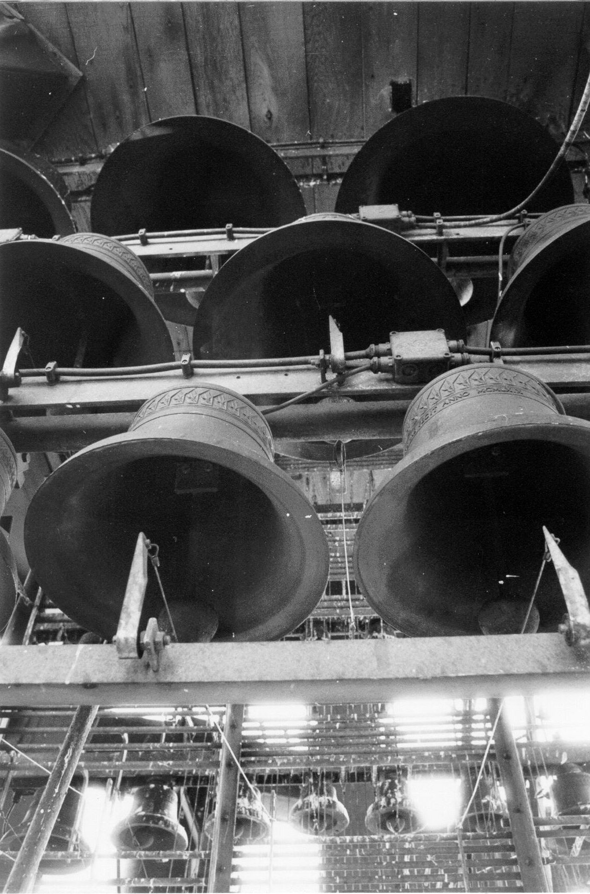 Het carillon in het torentje op de Grote Kerk, 1986.