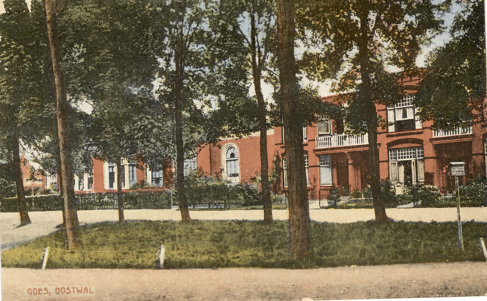 Het Gasthuis aan de Oostwal, ca. 1900. GAG.HTA.