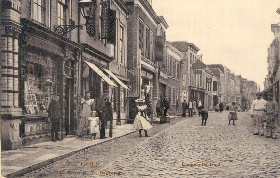Lange Vorststraat, ca. 1910. 