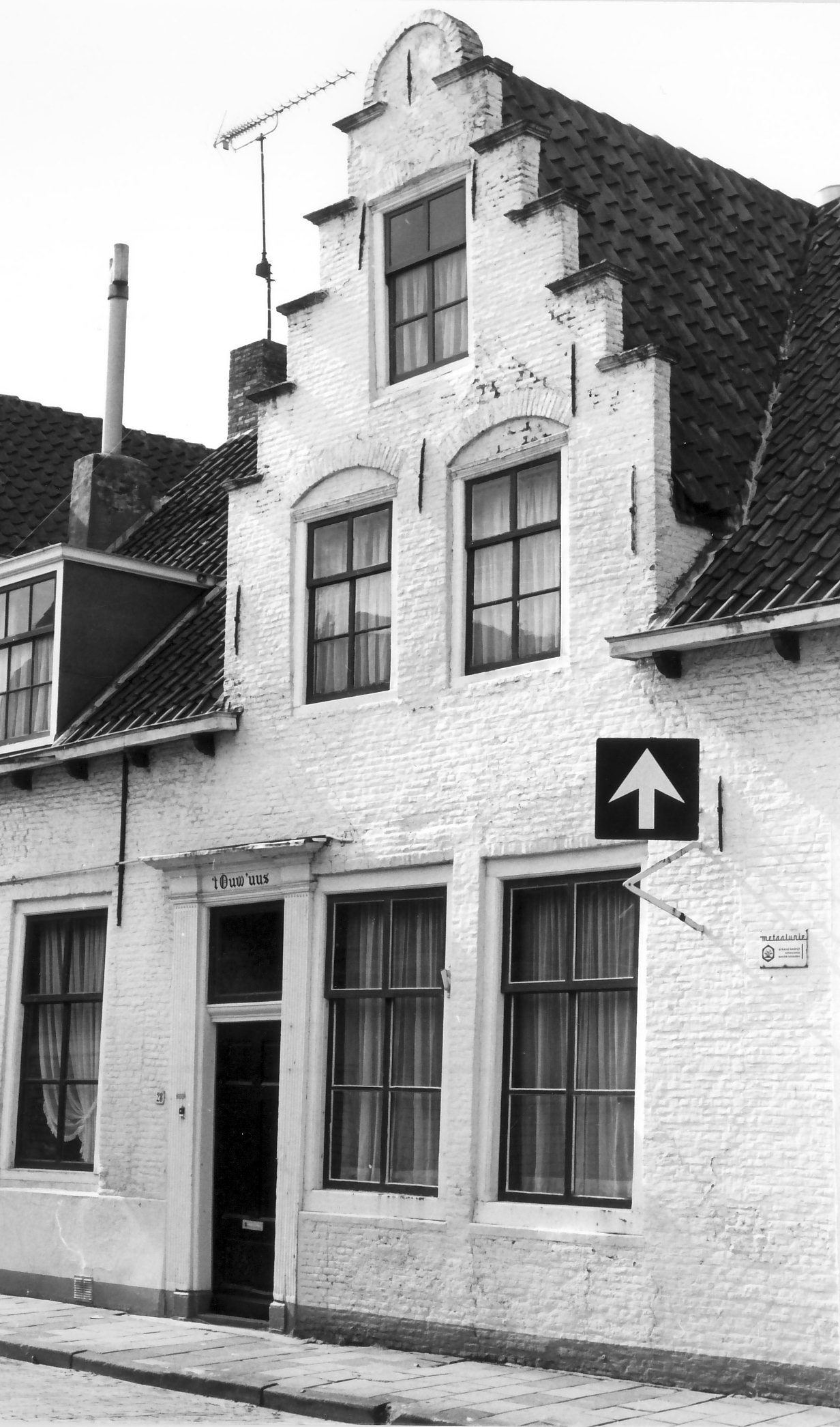Nieuwstraat, met oude smederij van Adriaanse, 1983.