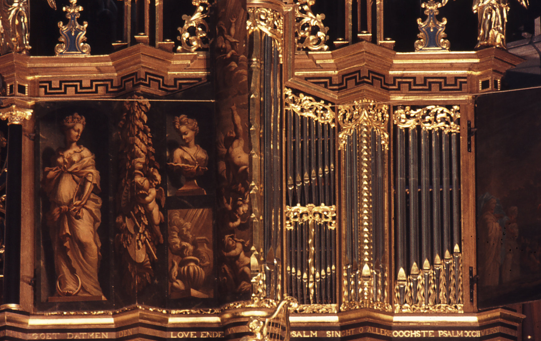 Beschilderde luiken van het orgel in de Grote Kerk, ca. 1960.