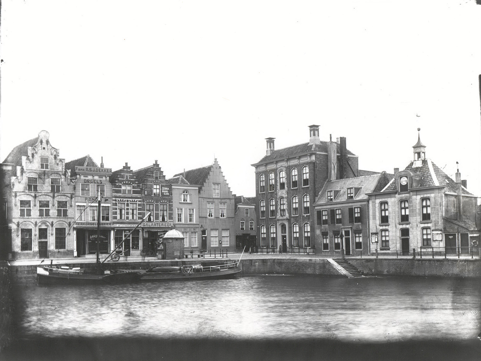 Kleine Kade en Turfkade, 1920.