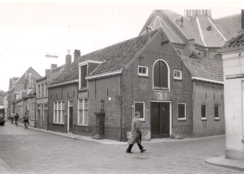 Hoek van de Wijngaardstraat en Zusterstraat, 1960.