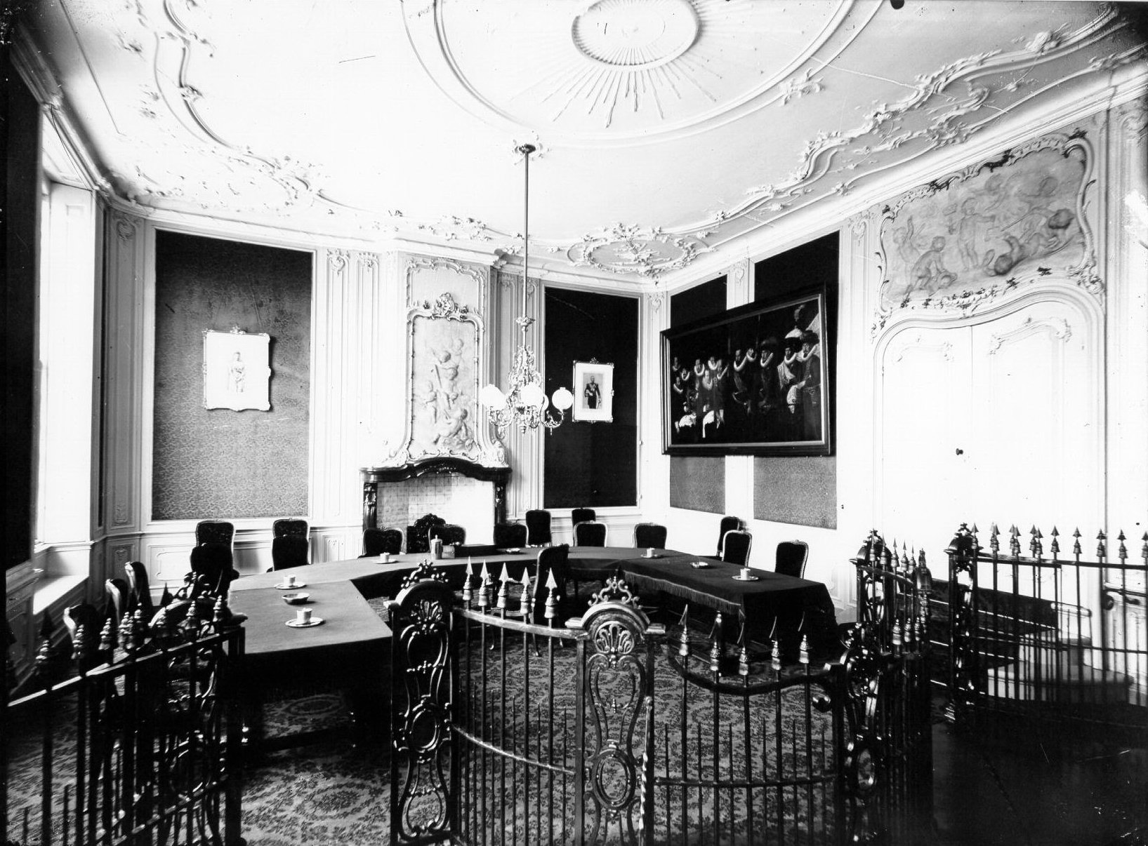 De voormalige vierschaar in het stadhuis, 1923.