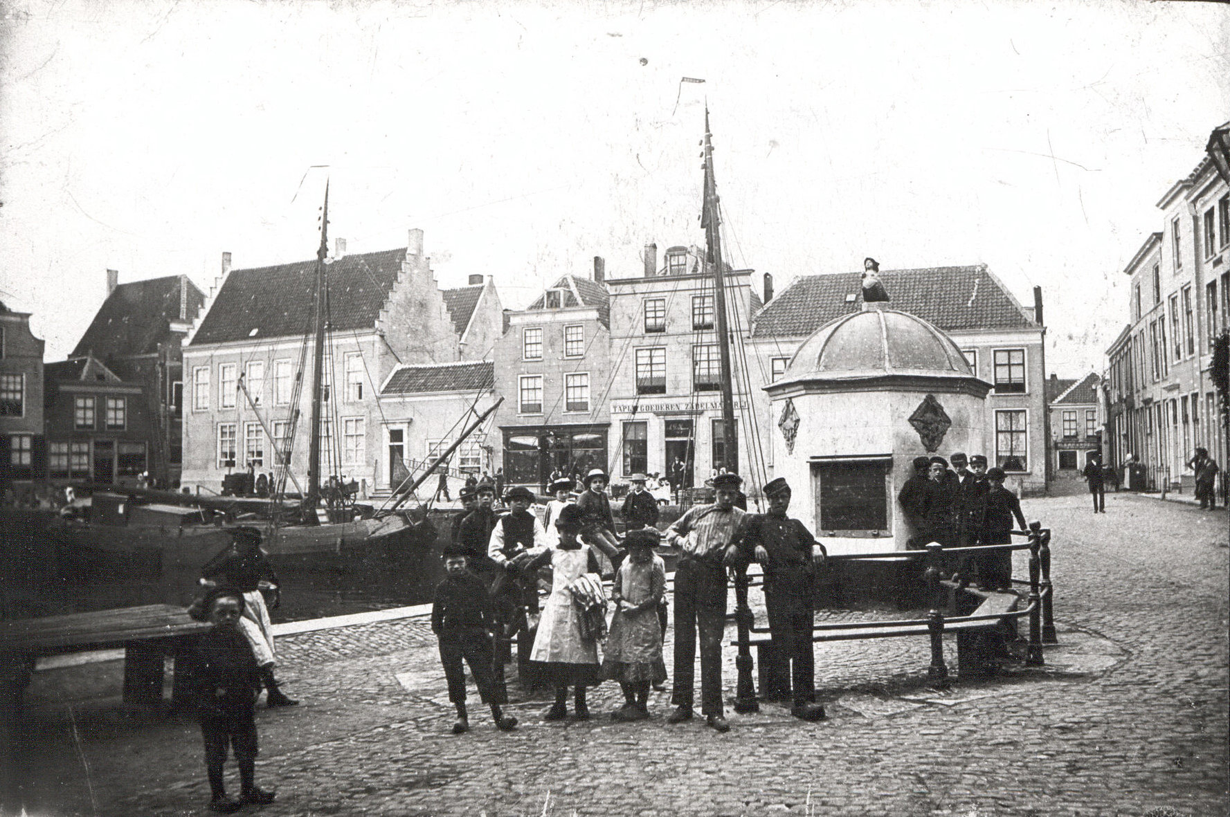 Turfkade en visperk, 1910.